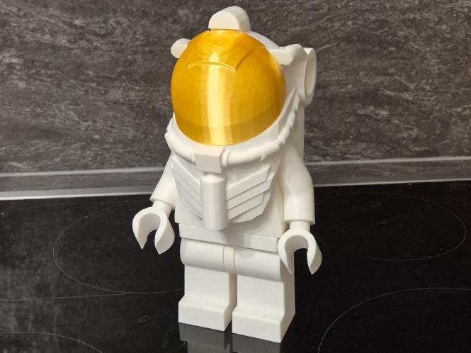 Brick Man Astronaut Pure White/Gold 500%