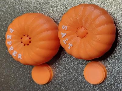 Halloween Pumpkin Salt and Pepper shakers