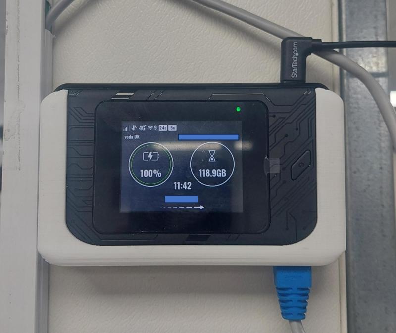 D-Link DWR-2101 5G Wi-Fi 6 Mobile hotspot wall mount