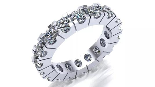 Full eternity ring with 18 stones