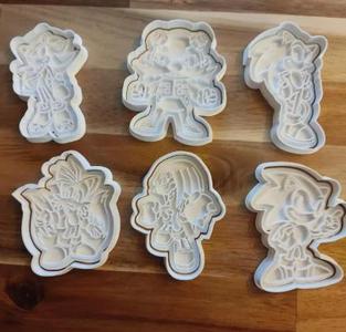 Sonic cookie cutter