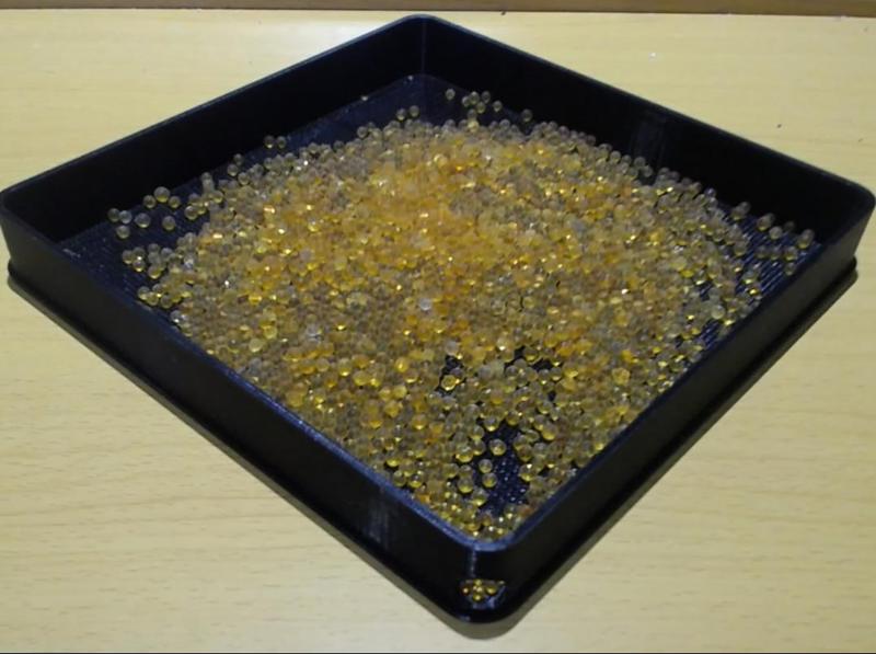 Desiccant  Drying Tray with Lid and Spout