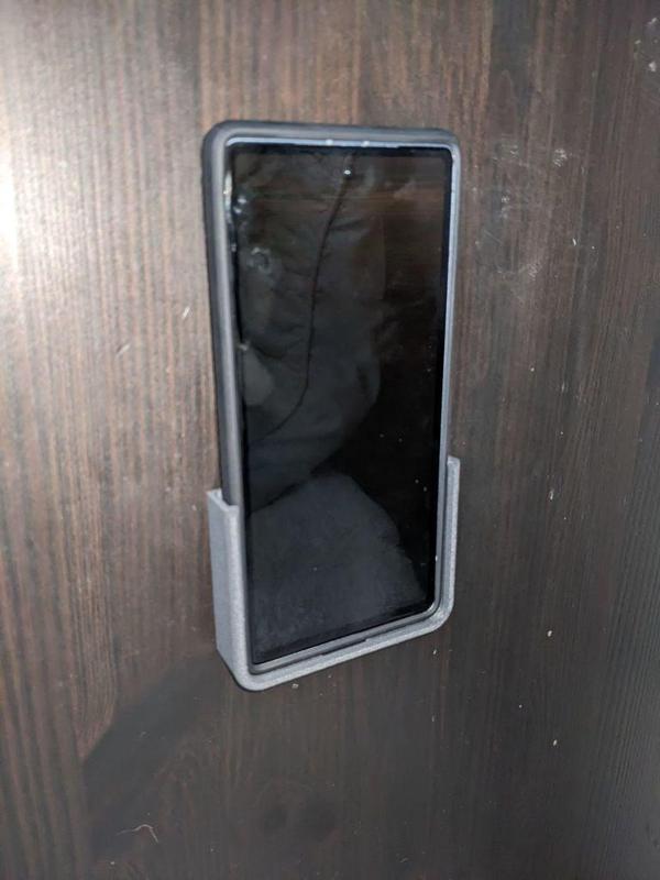 Pixel 7a spigen liquid air vertical Nordmarke Phone Charger