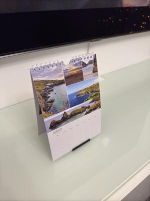 Desk Calendar Stand