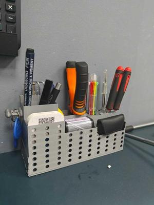 Desk organizer