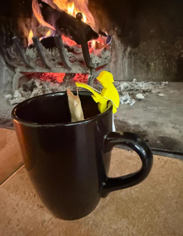 fisherman tea bag holder