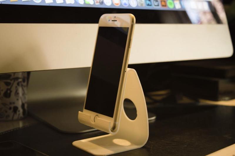 iPhone stand