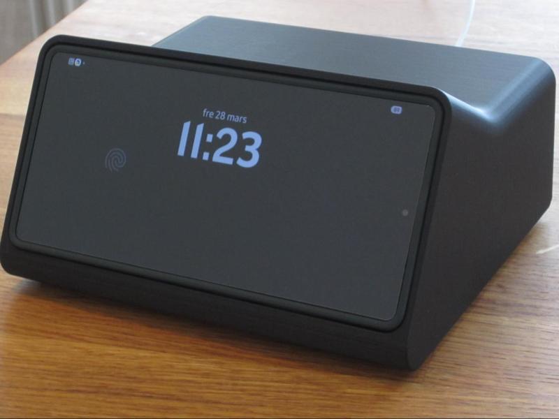 Samsung Galaxy S25 Ultra Dock - Spigen Case