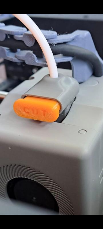 Small on-head filament cutter for flashforge adventurer 5M