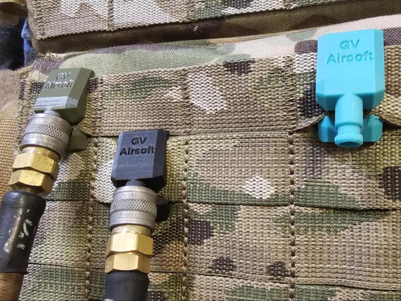 Molle clip for HPA hose