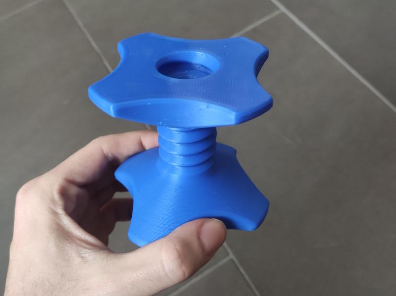 Another Screw Spool Holder (No Bearings!)