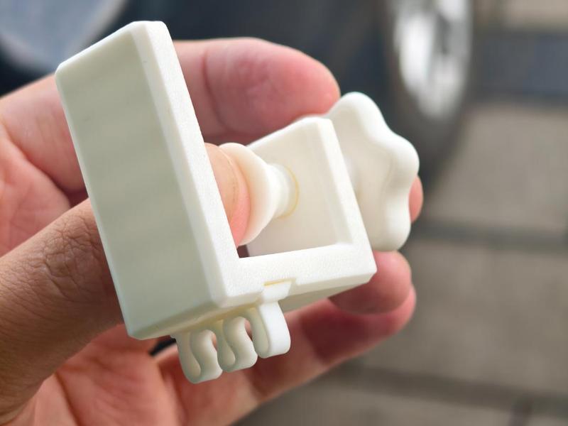 Desktop cable clip, no supports needed, practical small gadget