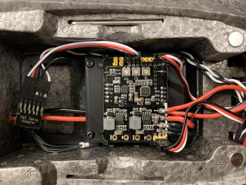 Reptile Harrier S1100 Battery and Flight Gyro Controller 