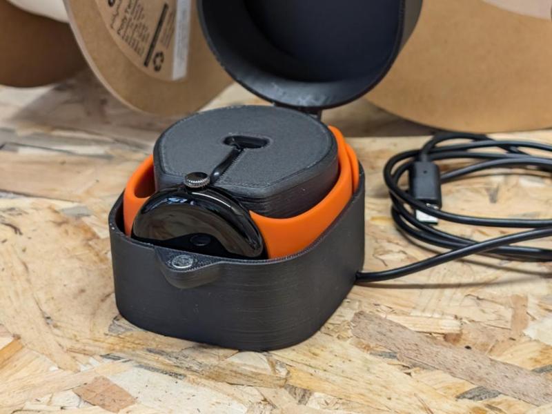 Pixel Watch 2 Travel Charging Case