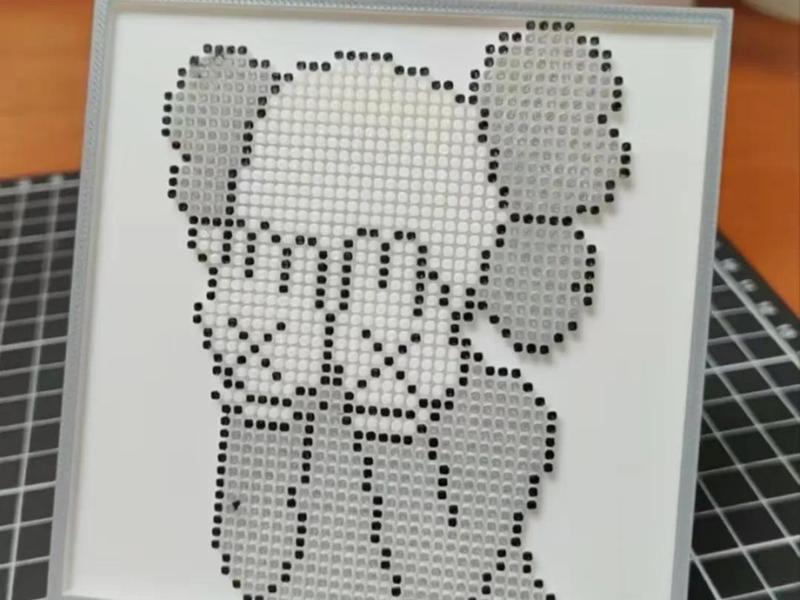 Pixel art/Mosaic art/Decorative painting/Ornament/KAWS/Small-scale artwork