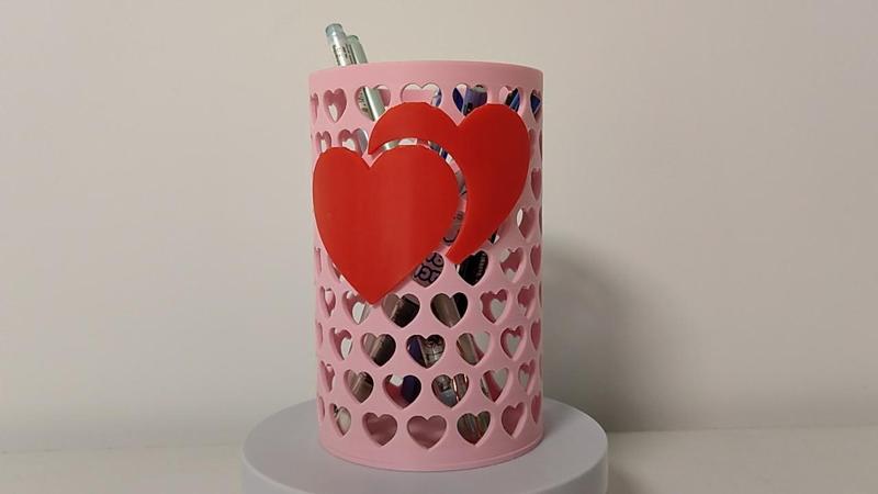 Hollow Heart Pen Holder