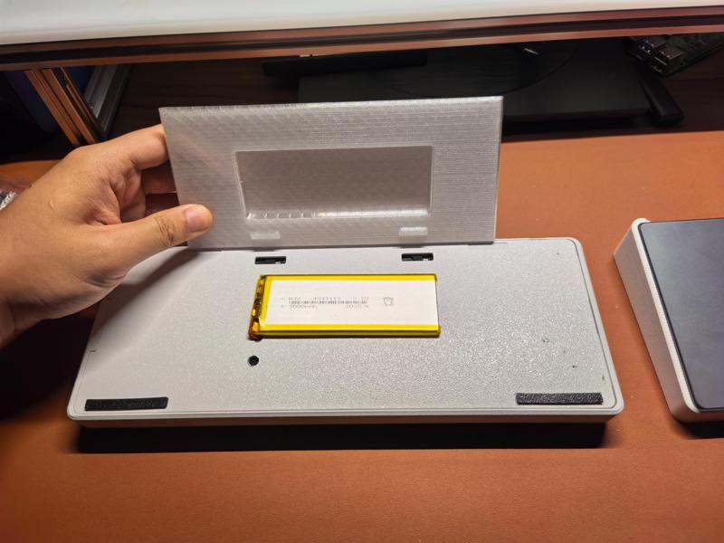 PH60 Mechanical Keyboard Battery Compartment Magnetic Replacement Feet