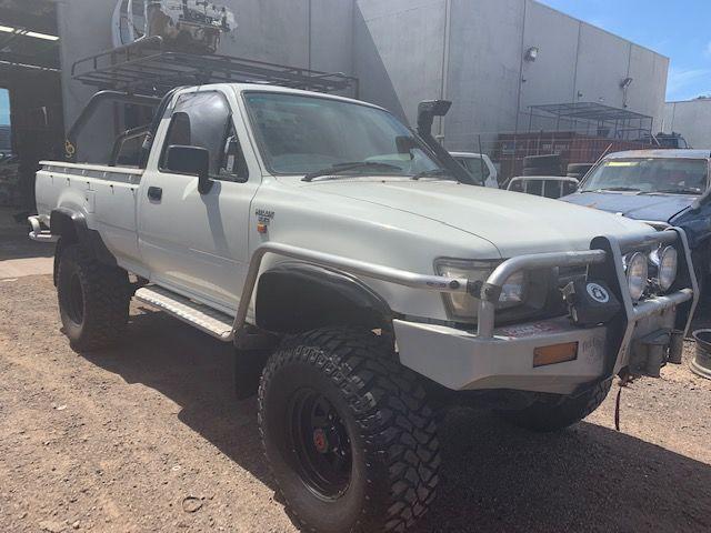 1997 ln106 hilux 225mm width (1:10 ) rock crawler body