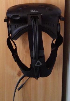 Very minimal HTC Vive wall mount