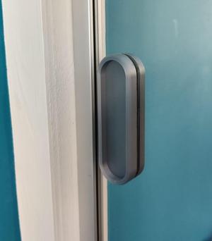 Sliding door or bay window handle