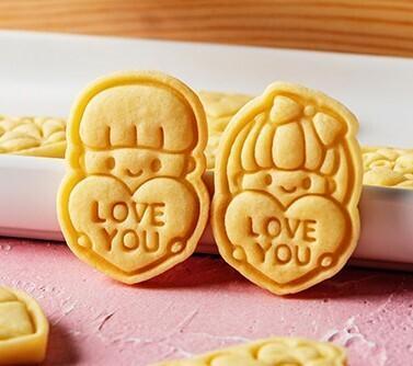valentines cookie cutter boy & girl