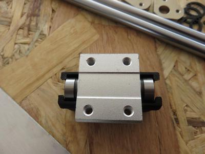LM8LUU bearing clip