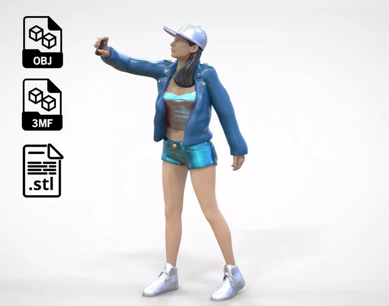 N2 Woman spraying paint on the wall 1 64 Miniature