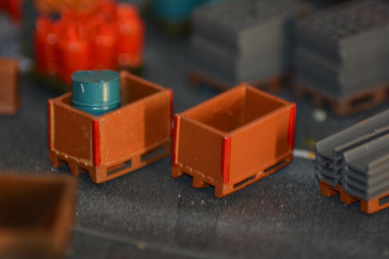 1/87 - HO Scale - Europallets and Contours Cargo Train