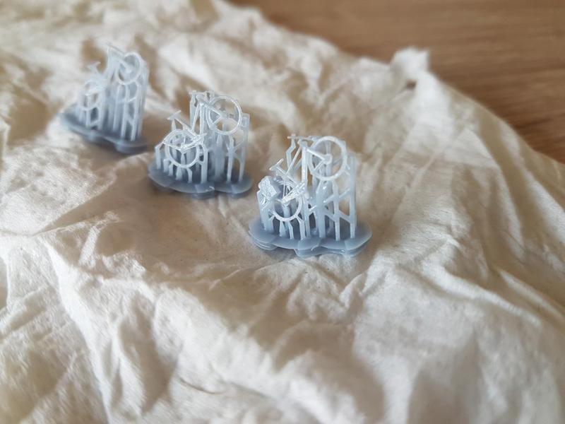 H0/TT Canyon Commuter ON city e-bike and bike stand