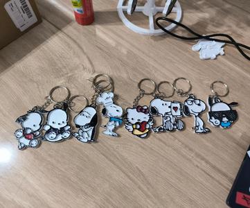 pack of 8 snoopy and sanrio keychains