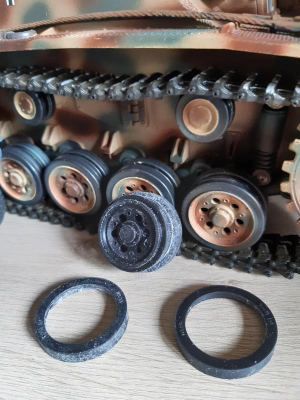 Tank RC] Wheel 2 parts (tire + metal) Panzer 3/4 and Stug version Tardif 1/16