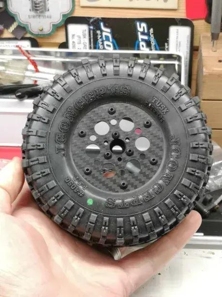 ReVolt - Tusks 5.25 on Carbon Fiber AE wheels