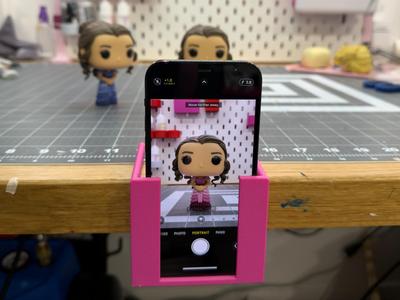 Bench phone holder for photos and videos - iPhone