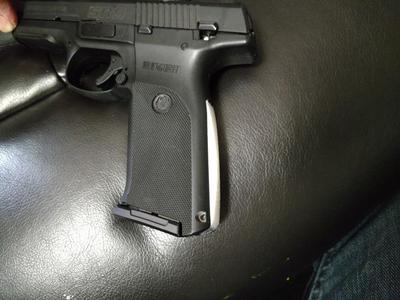 SR9 - Pistol Grip 