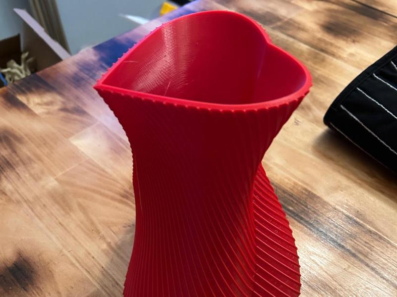 Valentine Heart Vase: A Curvy Expression of love