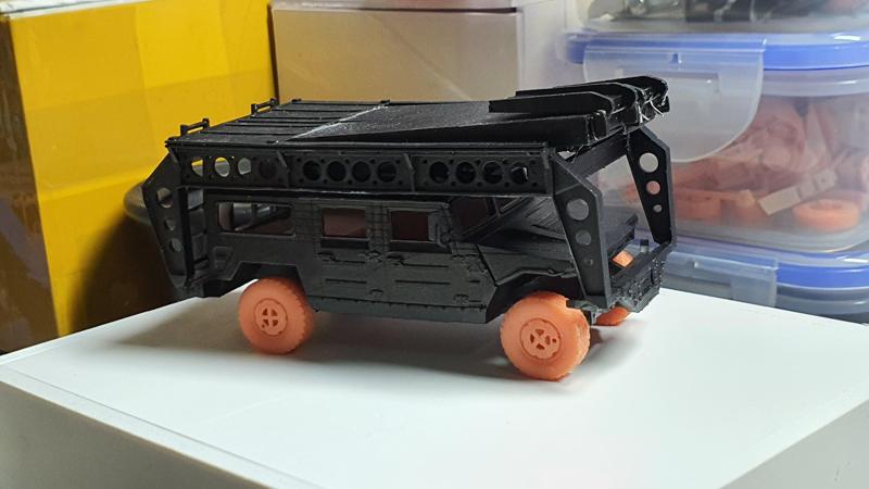 Uro Vamtac S3 - Policía Nacional (GEO) in Scale 1/64