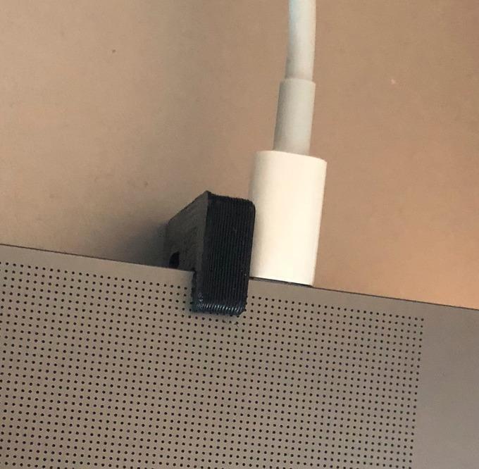 Macbook Pro 2016+ Elevator