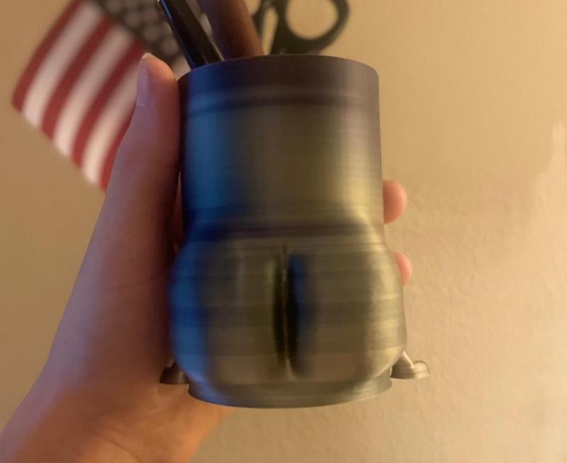 Butt chunky pencil holder