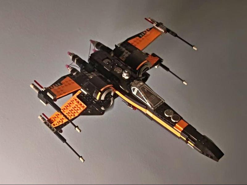 X-Wing Poe 75102 Brick Wall Holder