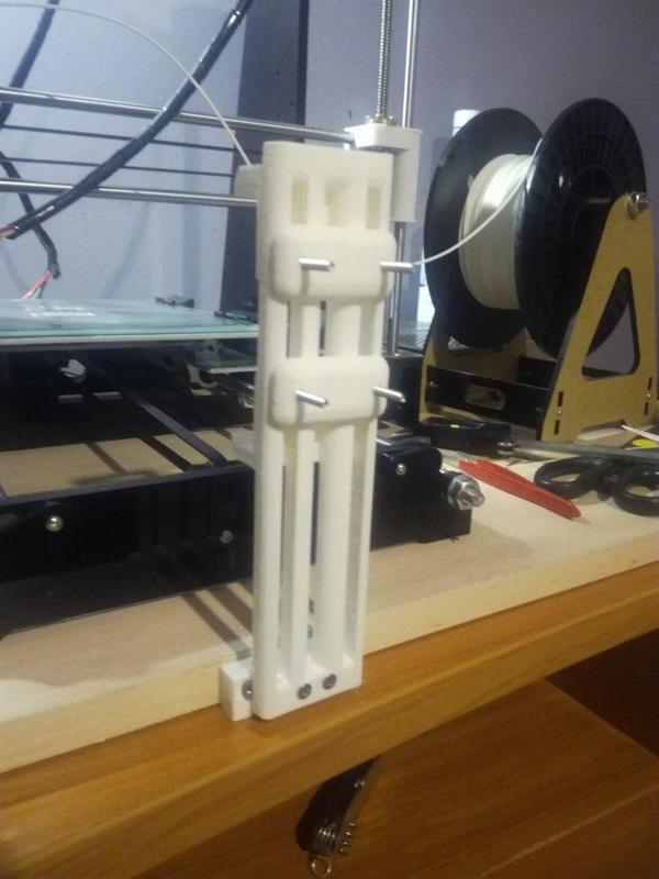 phone holder (держатель телефона)