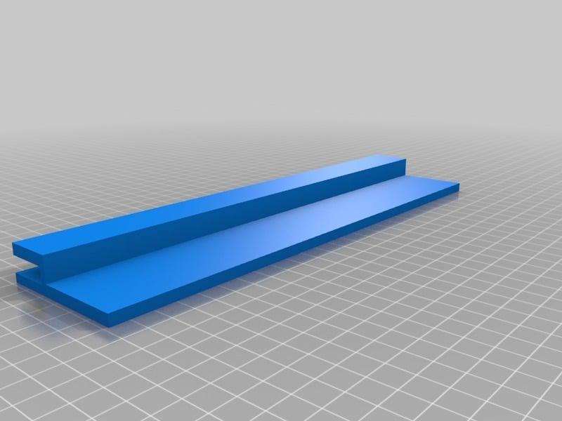 Back support strip or holder for glass aquarium canopy