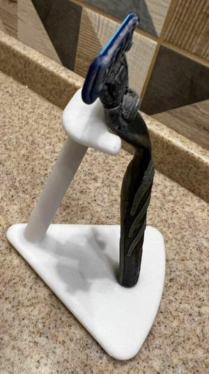 Vertical Razor Holder