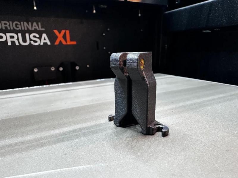 dwarf-cover-connector for Prusa XL Dwarf Cover by @Spengilang_312039 bent open by 20 degrees   