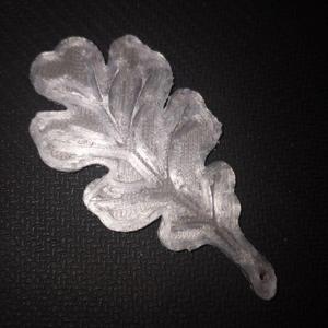 oakleaf pendant from Ranger's apprentice