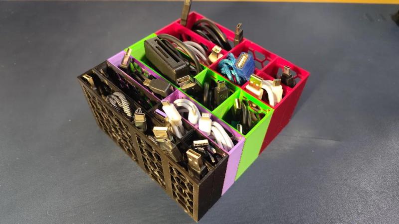 YACOB - Yet Another Cable Organizer Box   