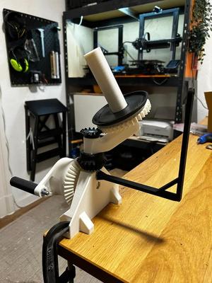 Modified Handle Design for Yarn/Woll Winder   