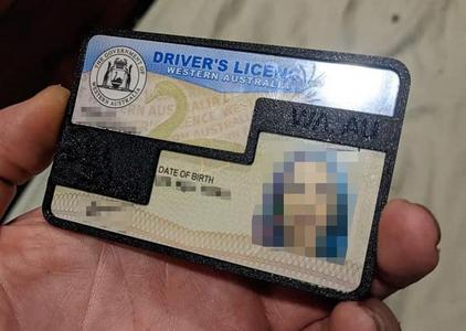 IdentiFryer (Hide unnecessary information when copying photo IDs)