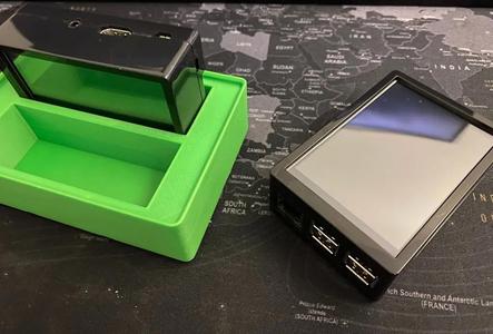 Gridfinity Raspberry Pi x2 with case and screen   
