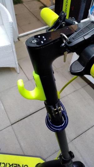 Scooter One-Kick Three Cargo hook