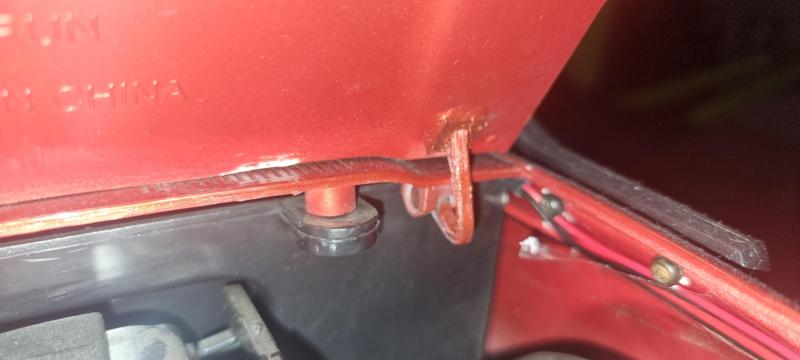 Universal hood hinge for crawler/scaler 1/10